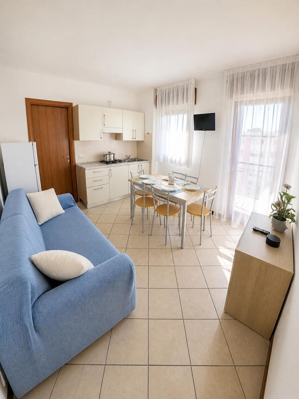Kitchen or kitchenette, Lunch