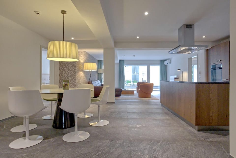 TV and multimedia, Kitchen or kitchenette, Living room, Seating area, Dining area, internet, air conditioner