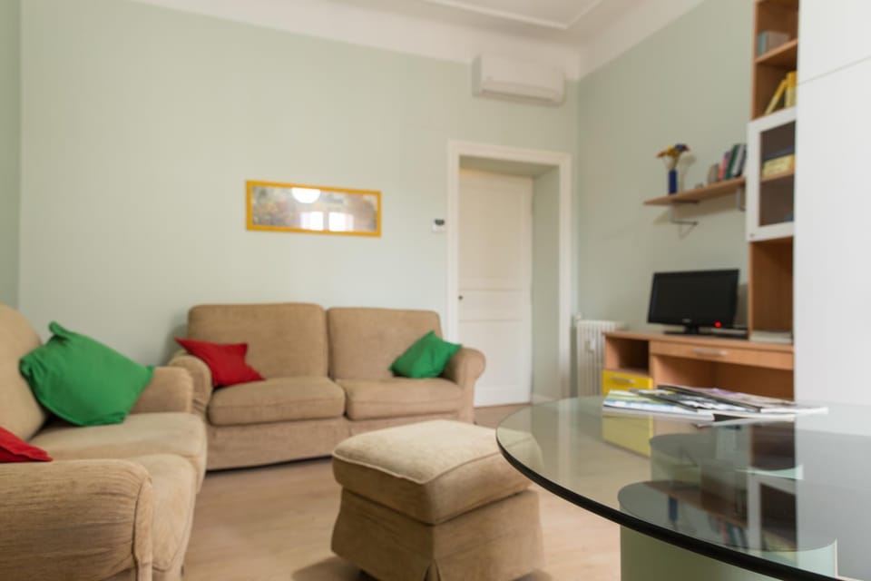 Beautiful apartment in San Giovanni close to Colosseo Apartment in Rome