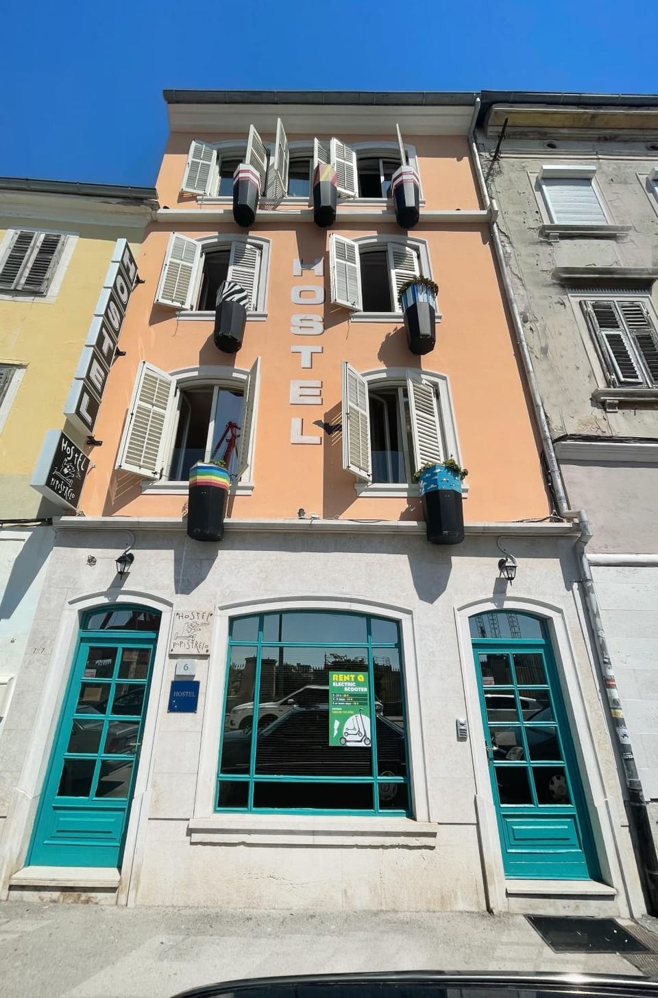 Property building, Facade/entrance