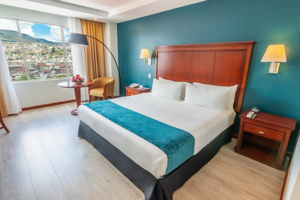 Bed, Photo of the whole room, Bedroom, City view