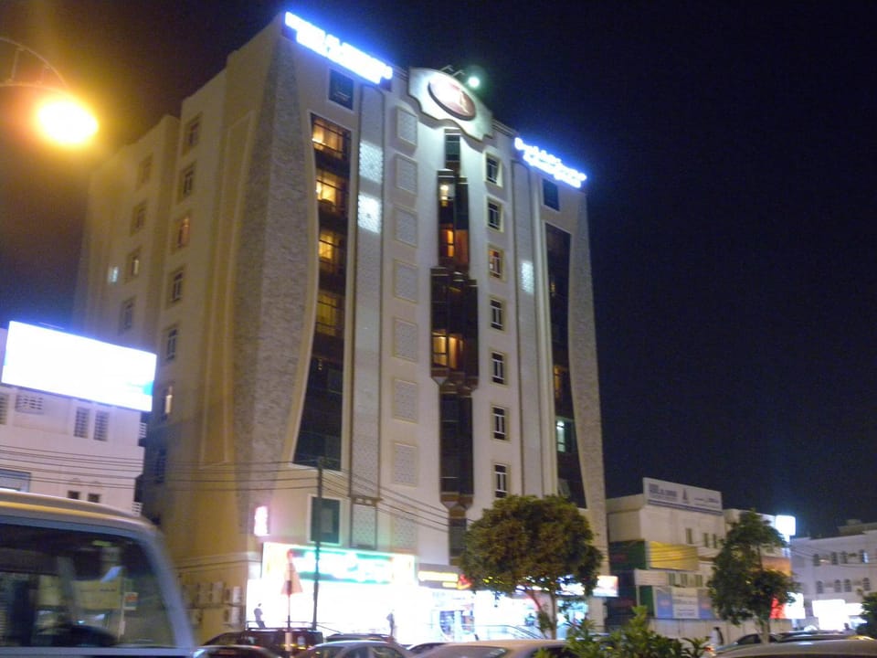 Facade/entrance, Night, Location, Parking
