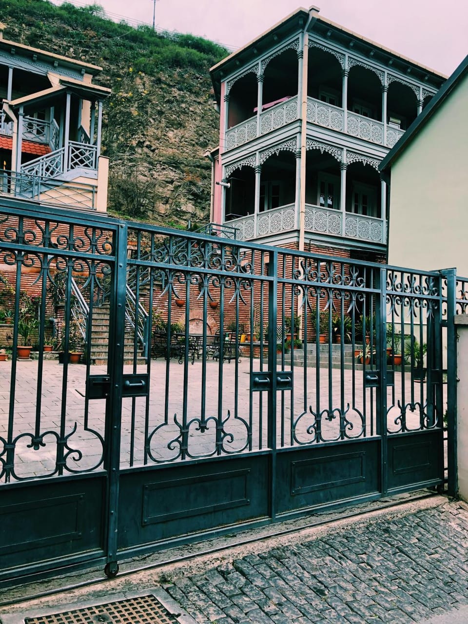 Apartment Botanikuri 15 Bed and Breakfast in Tbilisi, Georgia