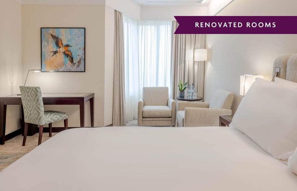 Bed, Photo of the whole room, Seating area, Bedroom