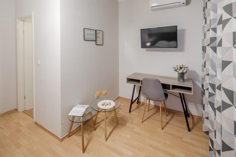 TV and multimedia, Seating area