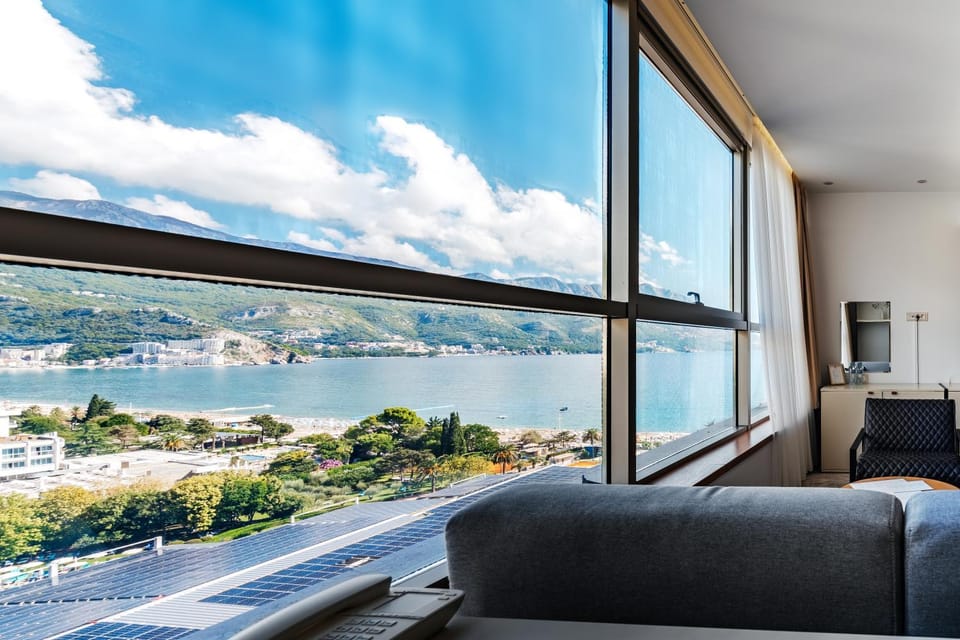 View (from property/room), Living room, Seating area, Sea view