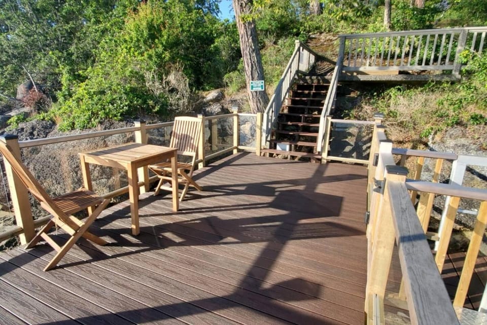 Valhalla The Nest Bed and Breakfast in Galiano Island