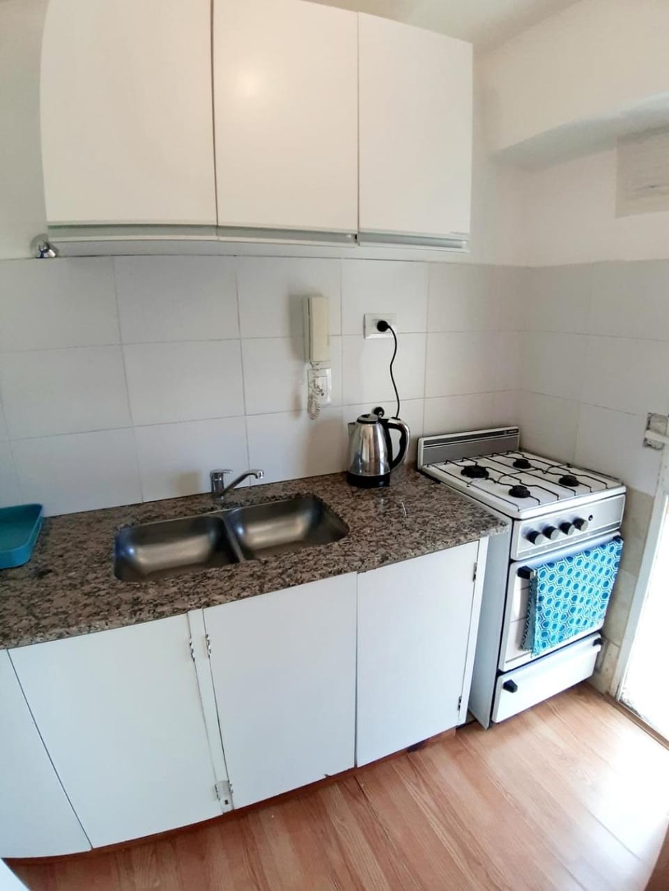 Kitchen or kitchenette, pet friendly