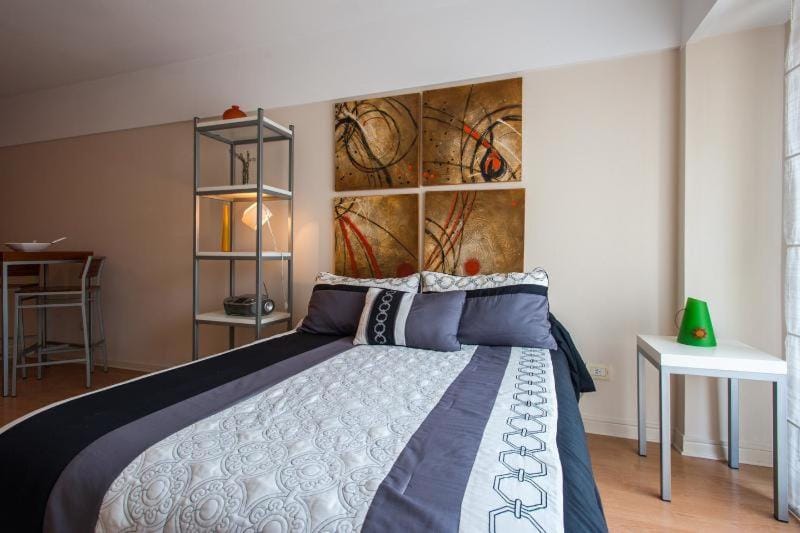Bed, Photo of the whole room, Decorative detail
