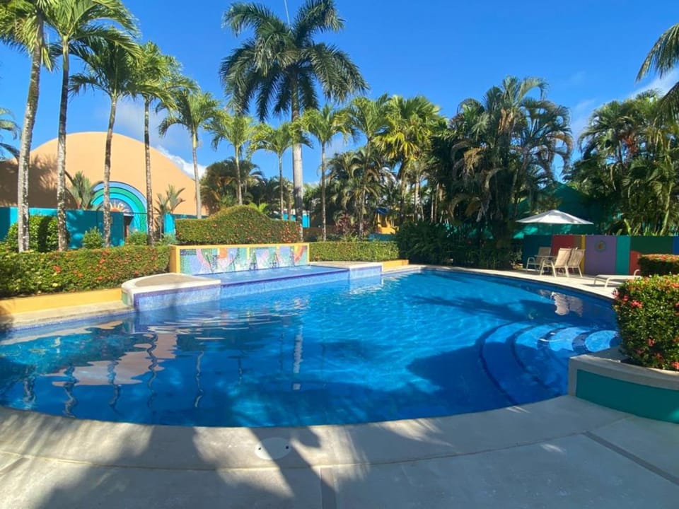 Swimming pool