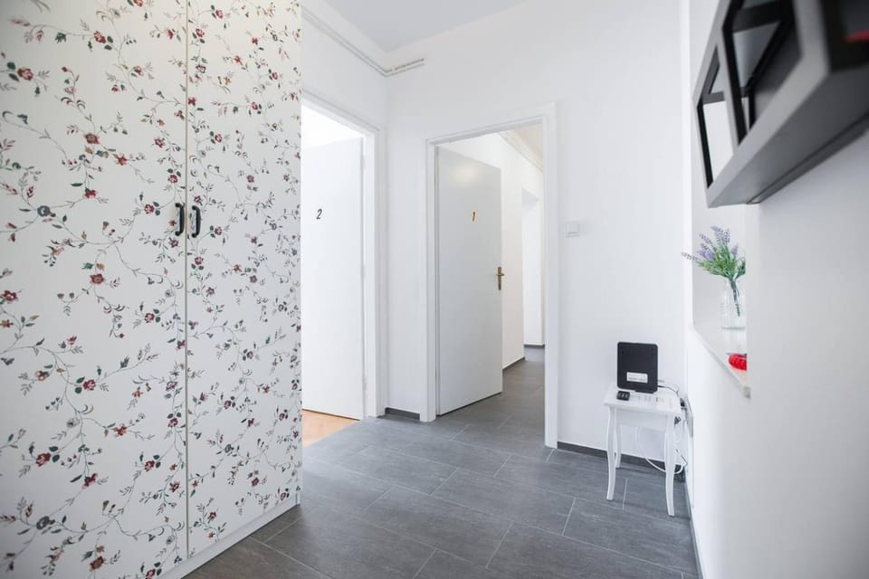 Oberiter Apartments - Center of Zagreb, Fast WiFi, AC, Kitchen, Parking Apartment in City of Zagreb