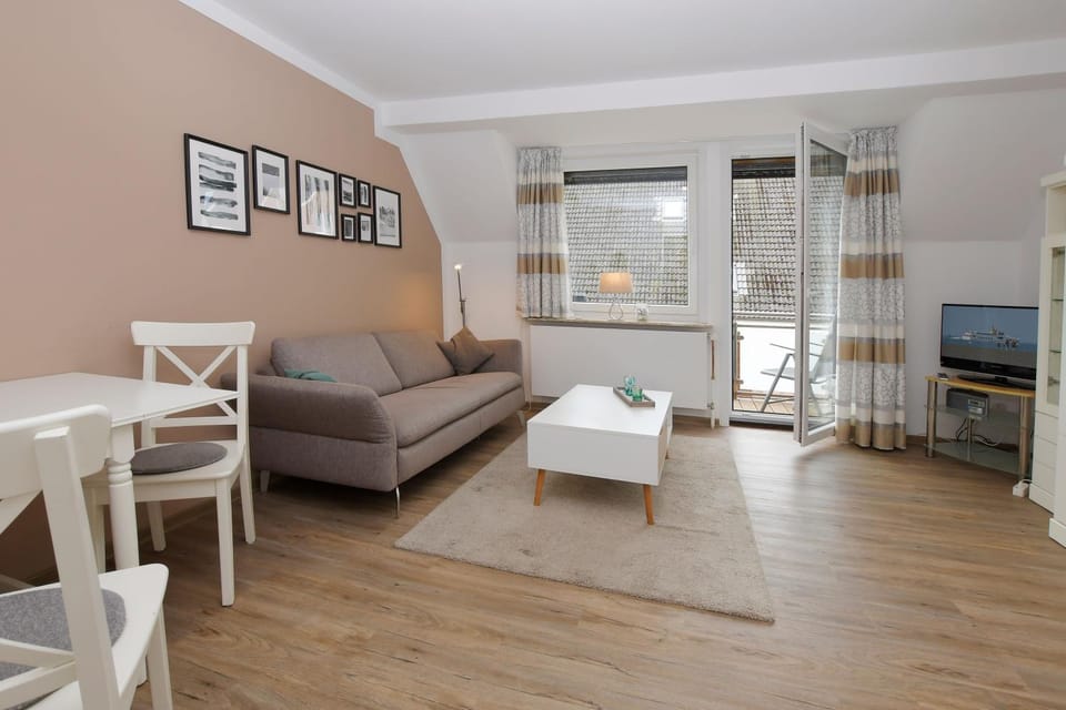 TV and multimedia, Living room, Photo of the whole room, Seating area