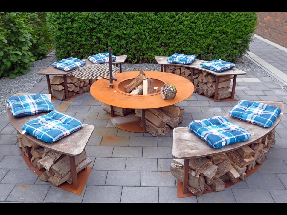 Patio, BBQ facilities, Seating area