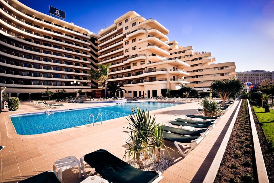 Facade/entrance, Swimming pool