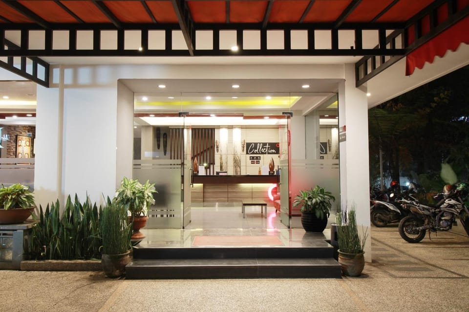 Facade/entrance