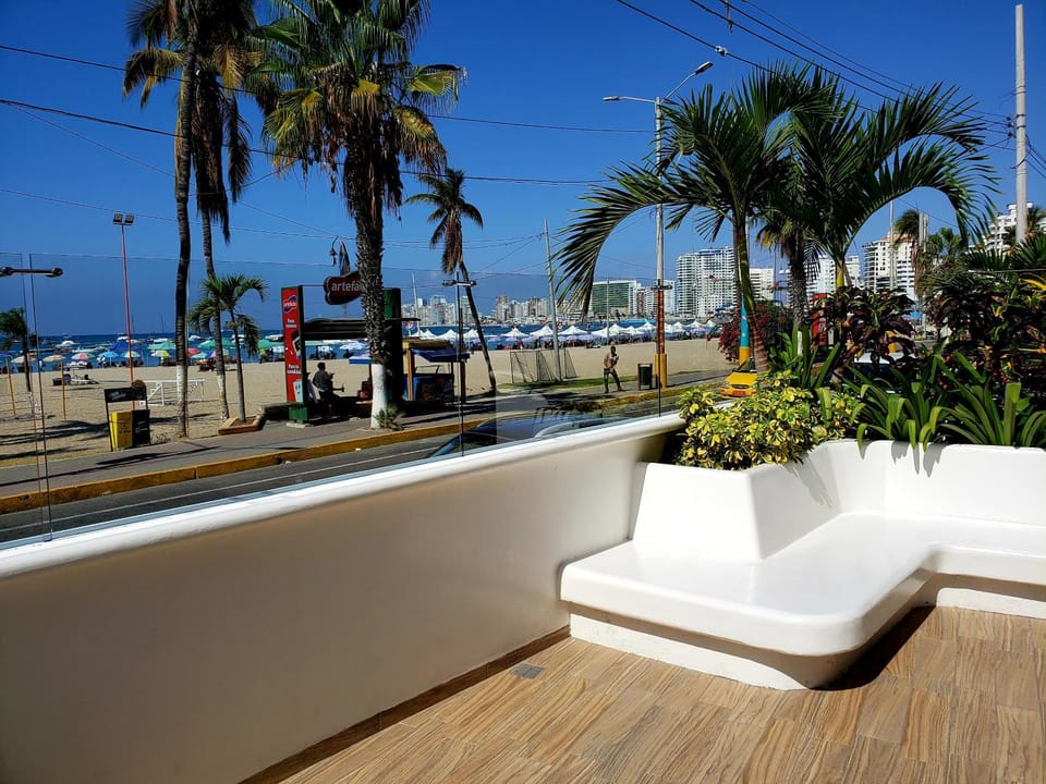 Balcony/Terrace, City view, Sea view, Street view