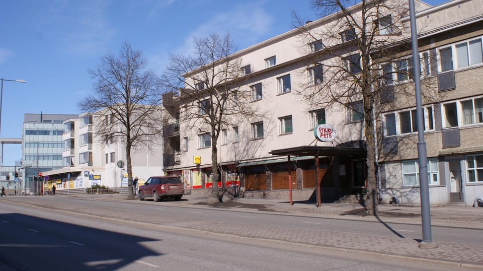 Property building, Facade/entrance, Day, Neighbourhood, Street view, Location
