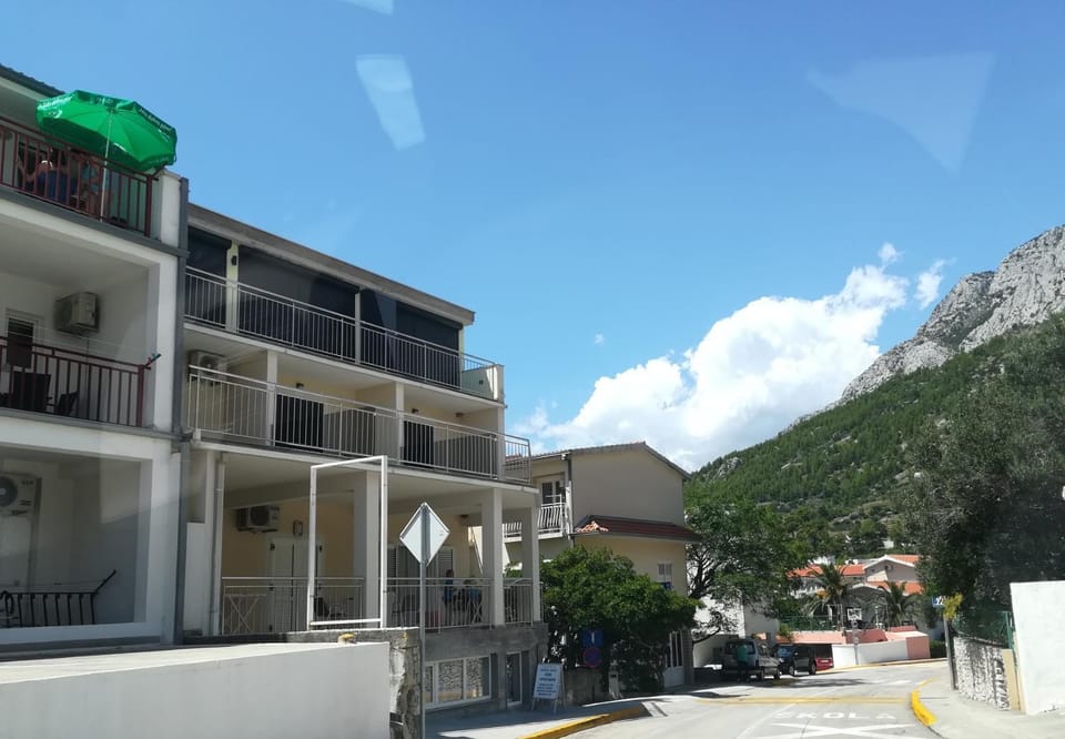 Property building, Facade/entrance