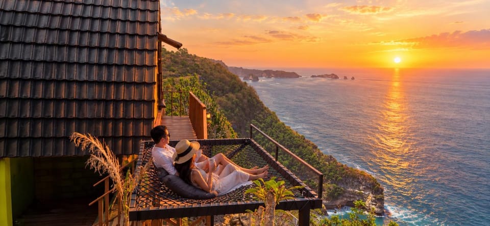 Eco-tourist Dream Beach Cliff Villas Bed and Breakfast in Nusapenida