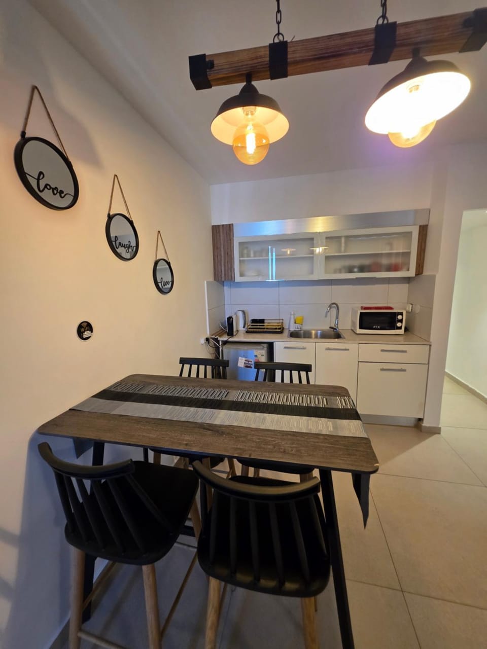 Kitchen or kitchenette, Dining area, stove