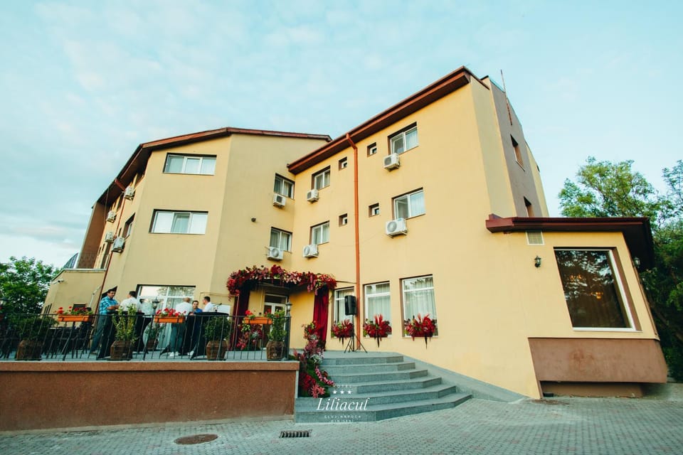 Property building, Day