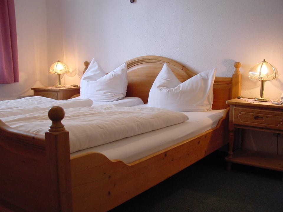 Gasthaus Mörla Bed and Breakfast in Thuringia, Germany