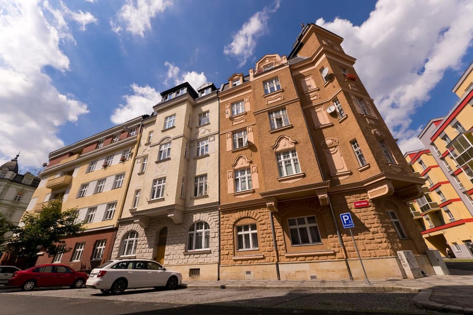 Property building, Facade/entrance