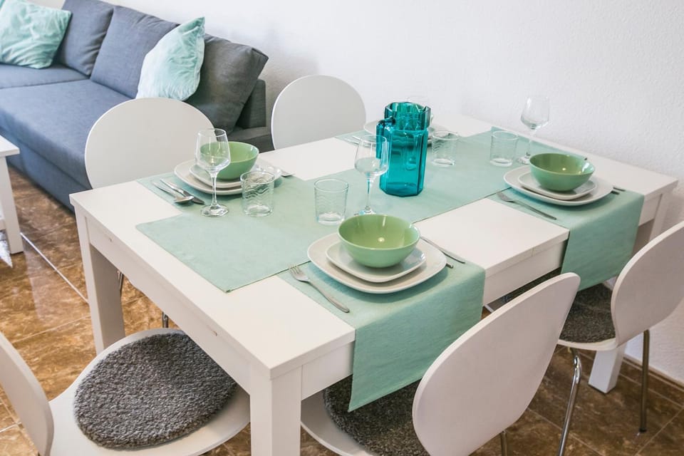 Food and drinks, Dining area