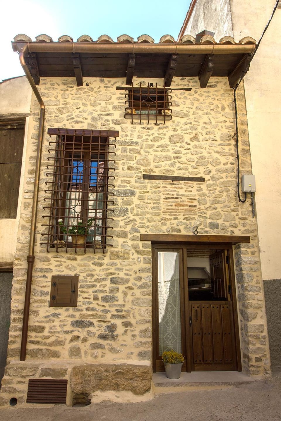 Facade/entrance
