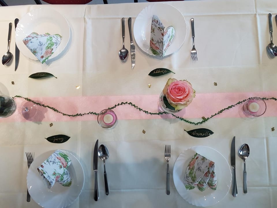 Restaurant/places to eat, Decorative detail
