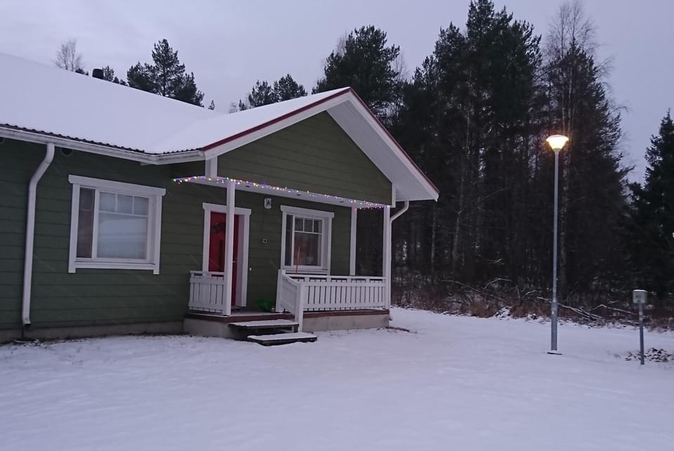 Property building, Facade/entrance, Winter