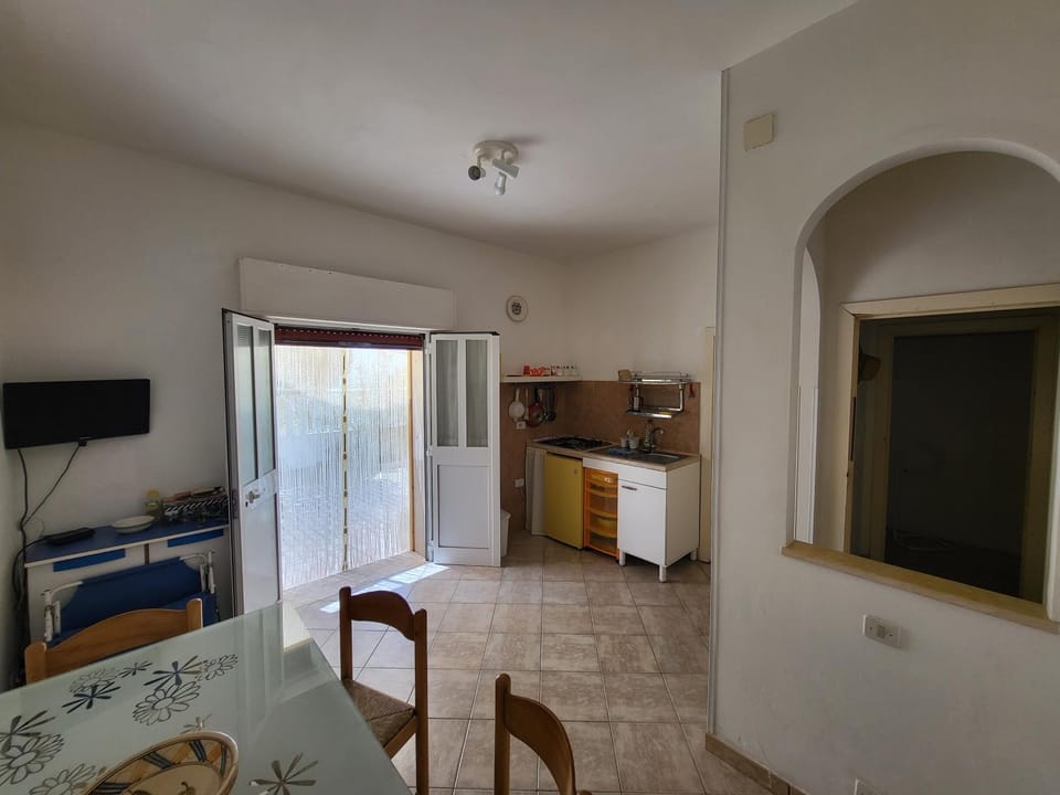 Kitchen or kitchenette, Seating area