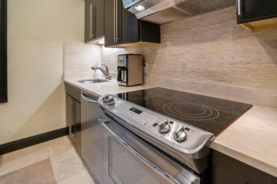 Coffee/tea facilities, Kitchen or kitchenette