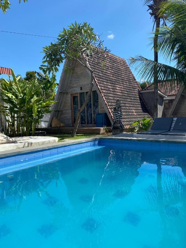 Property building, Garden view, Pool view, Swimming pool