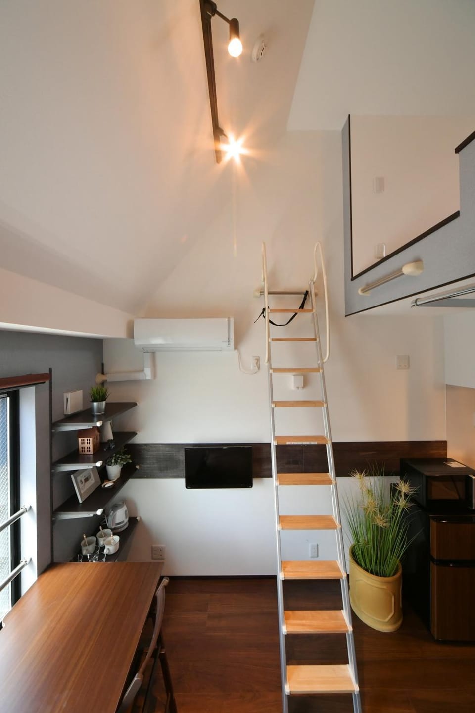TV and multimedia, Dining area, air conditioner