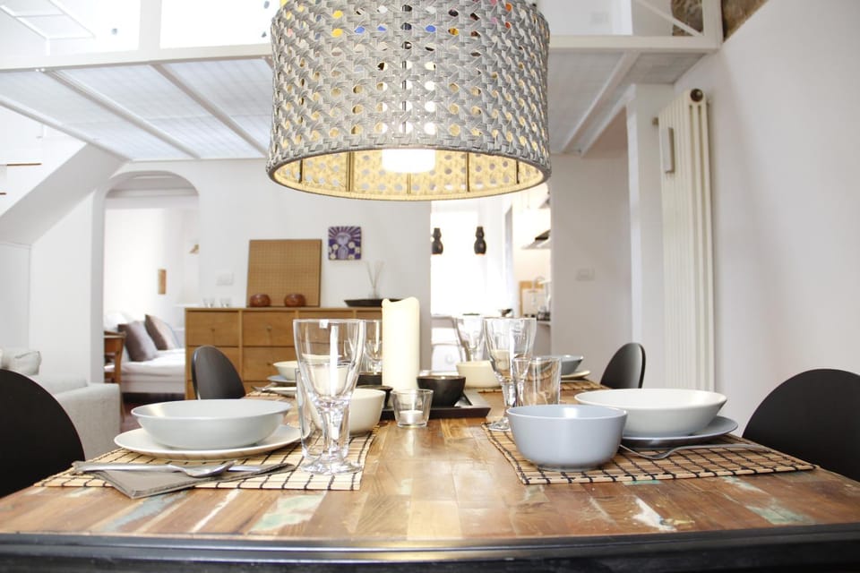 Living room, Decorative detail, Dining area