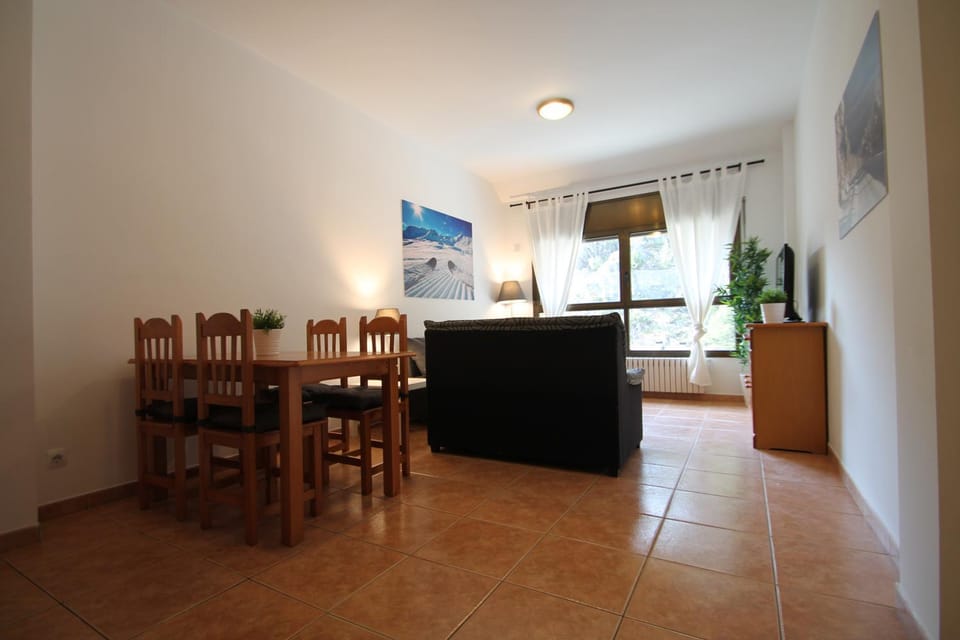 Pont de Toneta 4,3 Ransol, Zona Grandvalira Apartment in Andorra