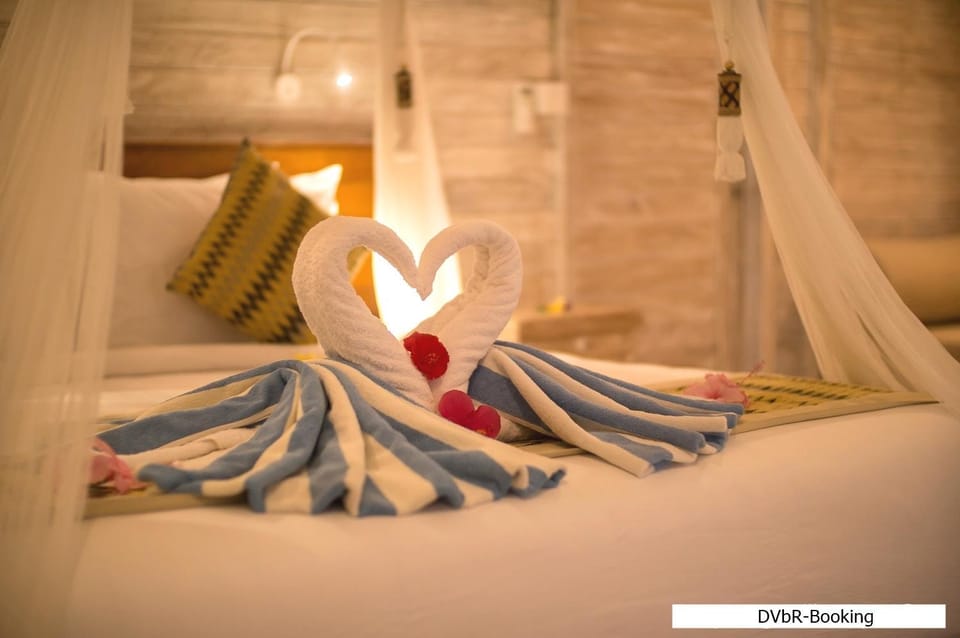 Bed, towels