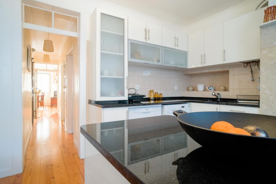 Kitchen or kitchenette, dishwasher