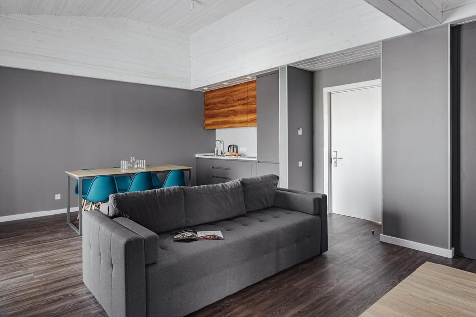 TV and multimedia, Kitchen or kitchenette, Living room, Seating area, Dining area
