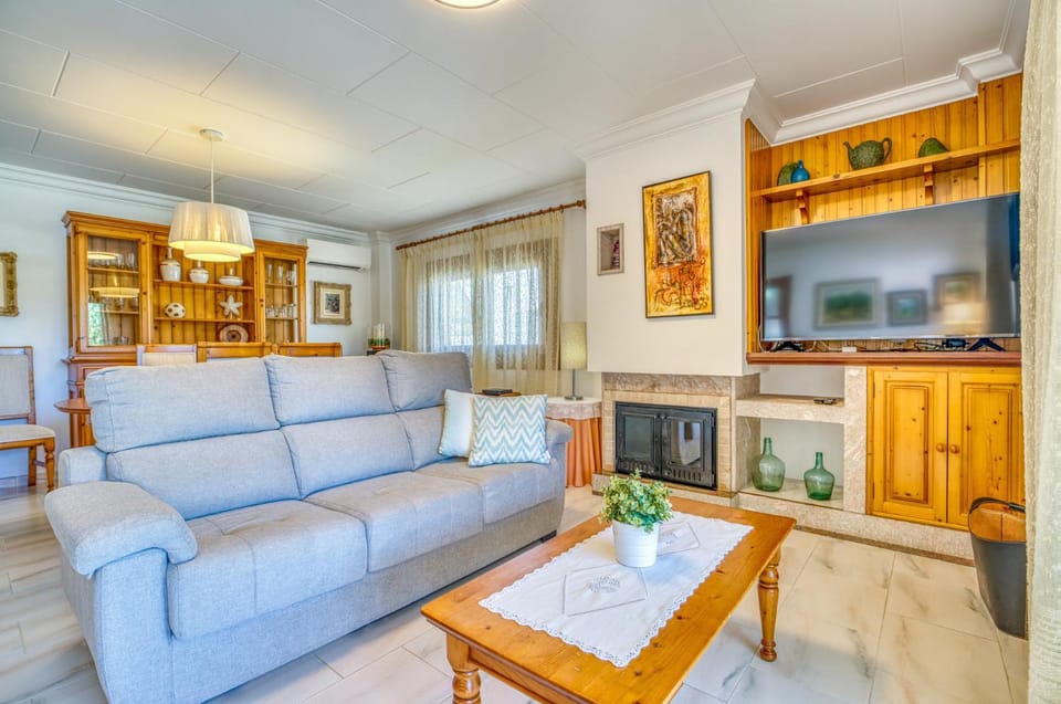 Communal lounge/ TV room, Living room
