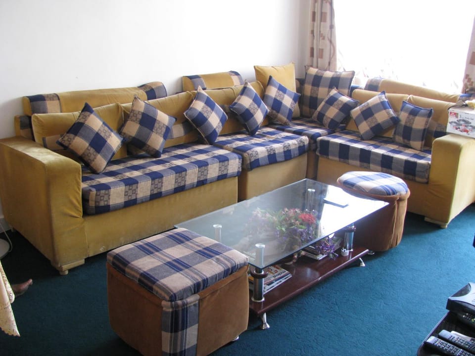 Living room, Seating area