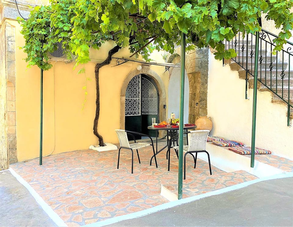 Property building, Balcony/Terrace, Breakfast