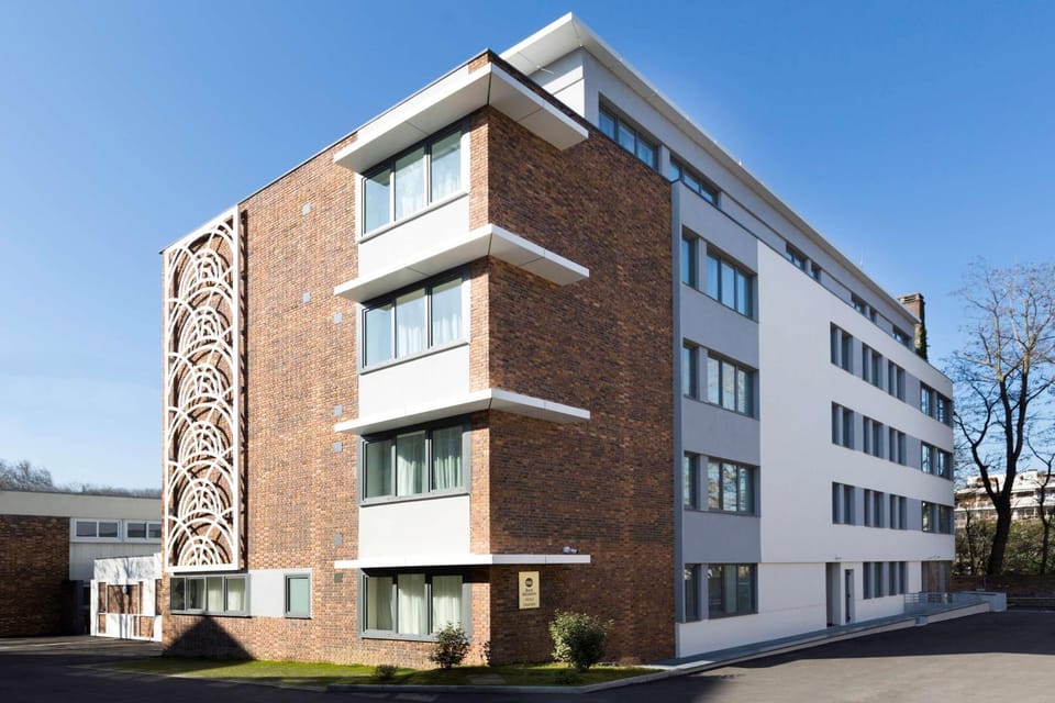 Property building, On site