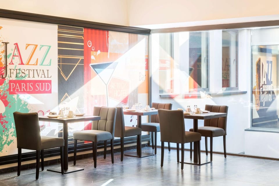 Restaurant/places to eat, Dining area, On site, Breakfast