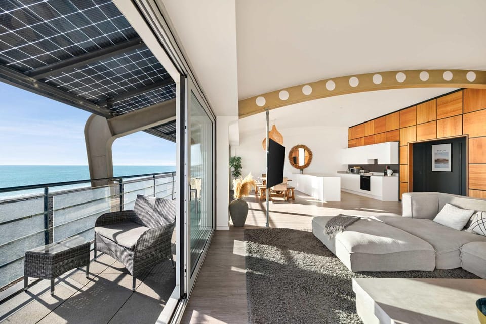 Furbelows Sea View Apartment Lancing Beach Apartment in Worthing