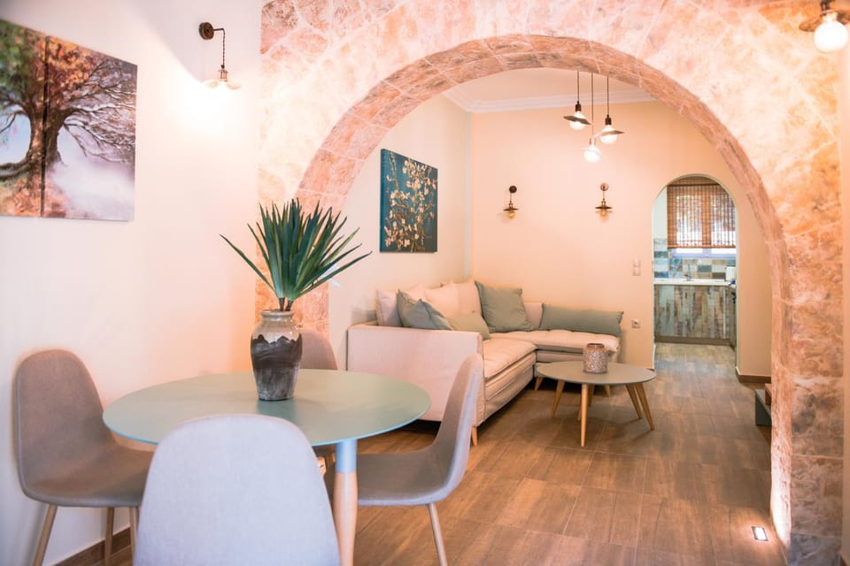 Traditional Thiseio Home Apartment in Athens