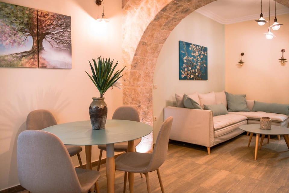 Traditional Thiseio Home Apartment in Athens