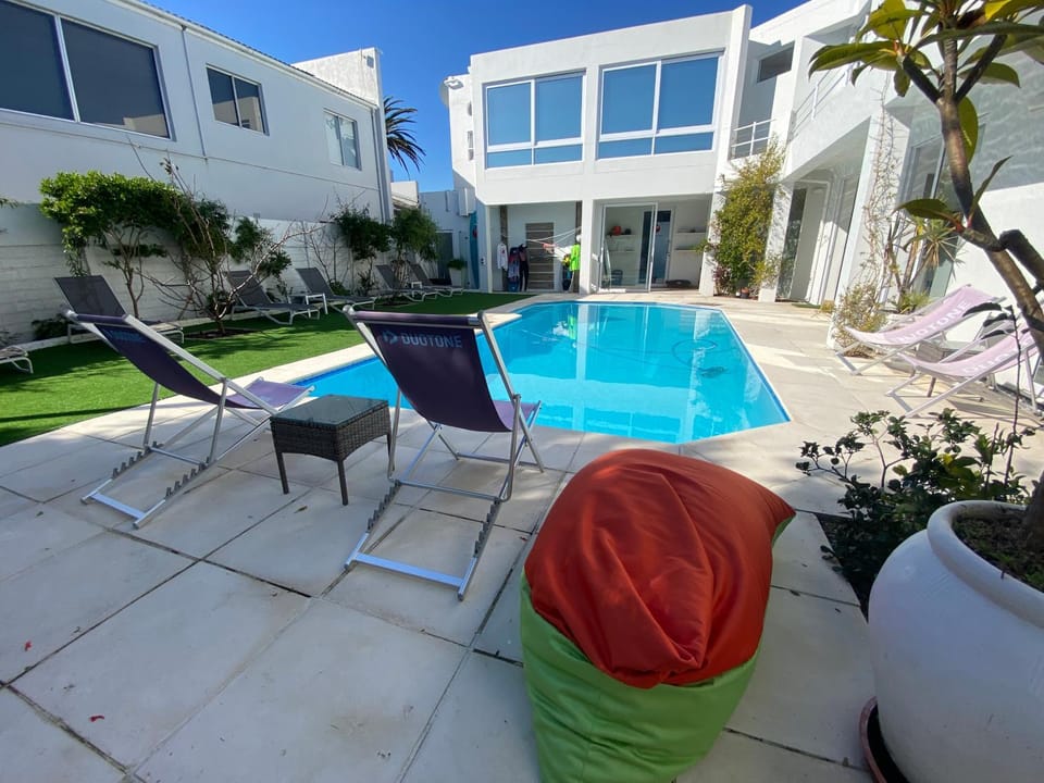 Pool view, Swimming pool, sunbed