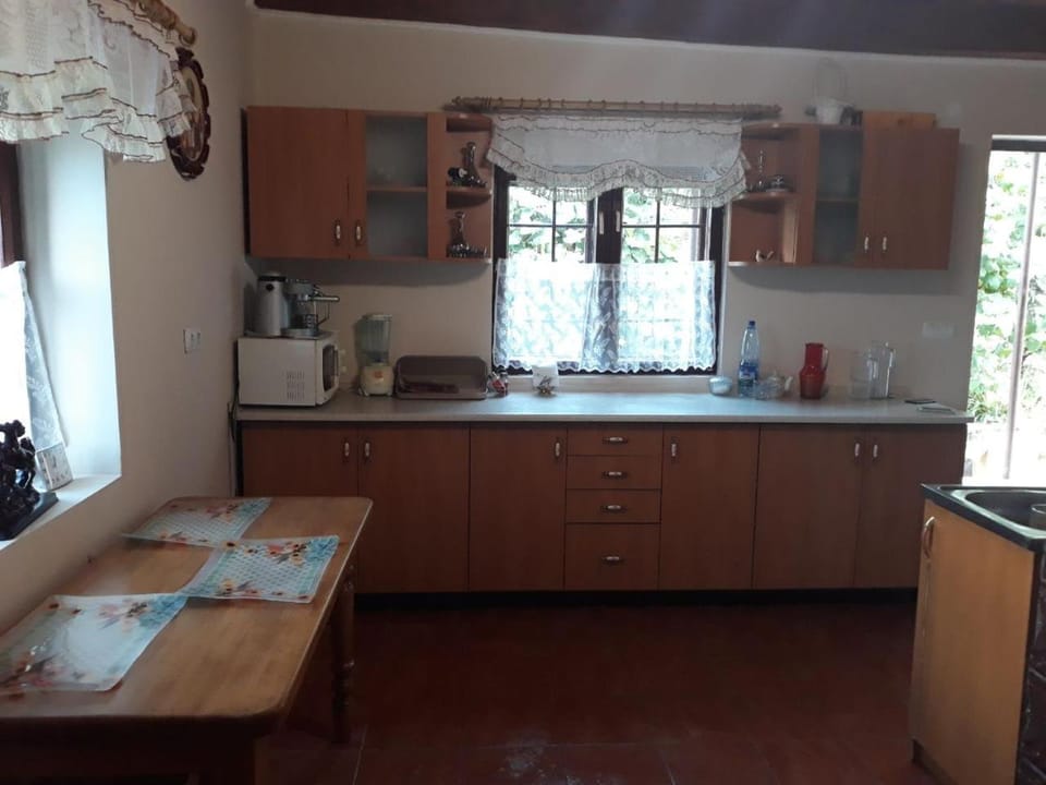 Котедж "Лісовий затишок" Nature lodge in Ukraine